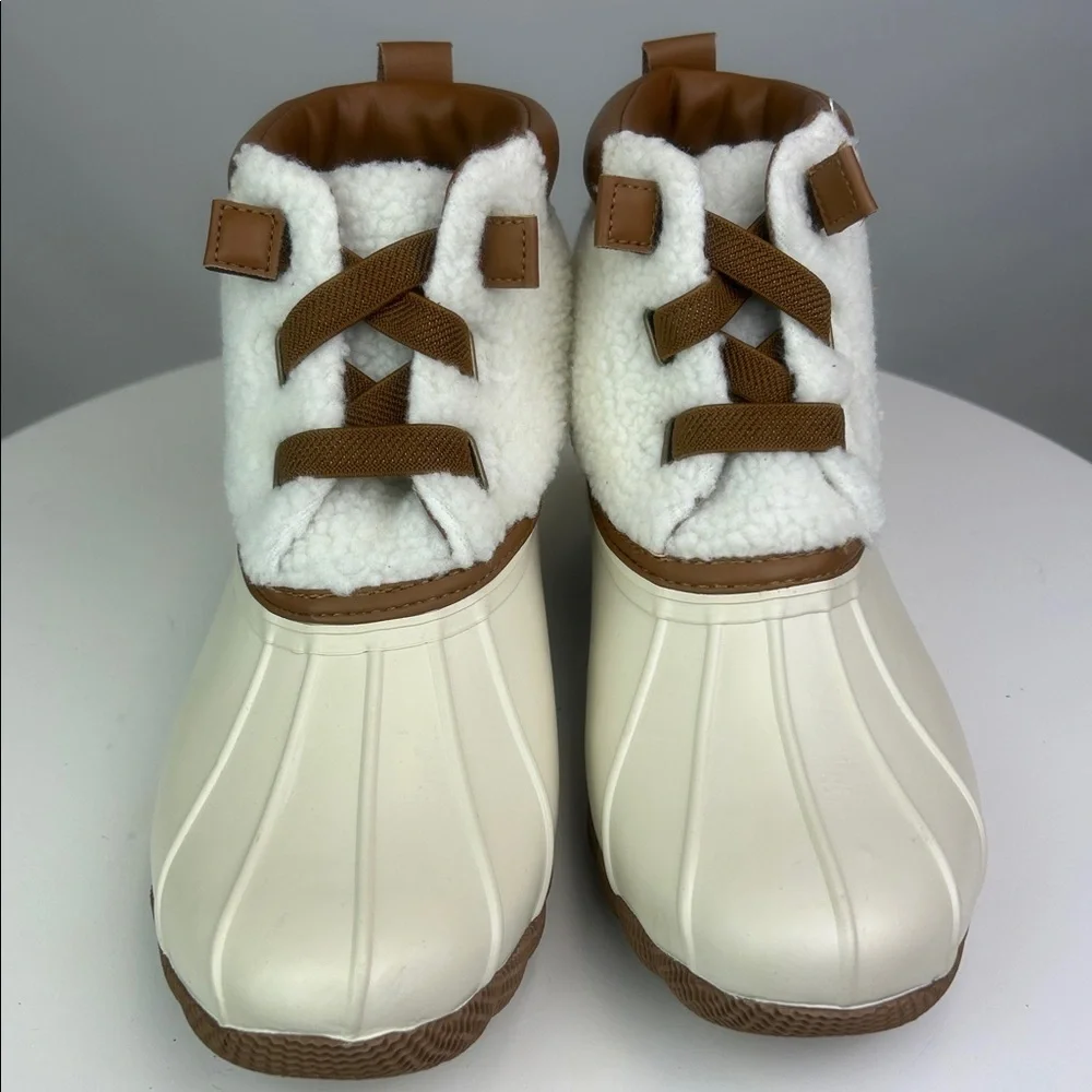 NWT Sketchers Waterproof  Pond Sherpa Snuggle Boots Women’s Size 9
